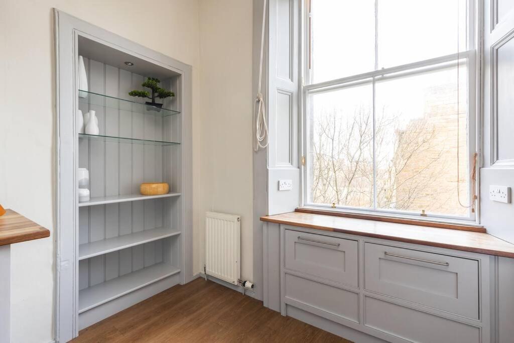 Stunning 3 Bedroom Flat In Bruntsfield エディンバラ エクステリア 写真