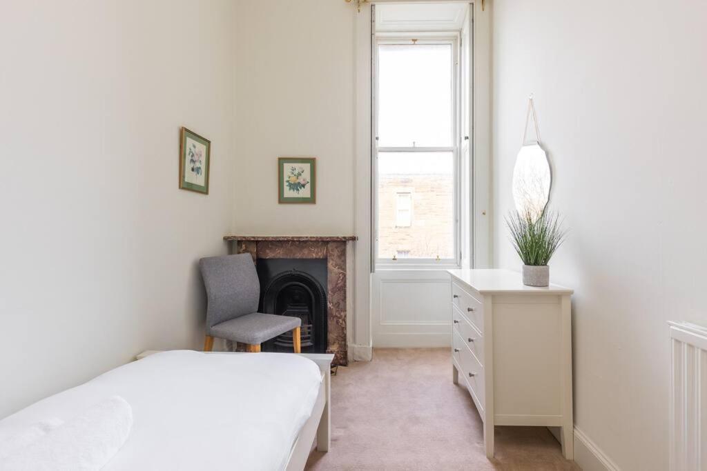 Stunning 3 Bedroom Flat In Bruntsfield エディンバラ エクステリア 写真